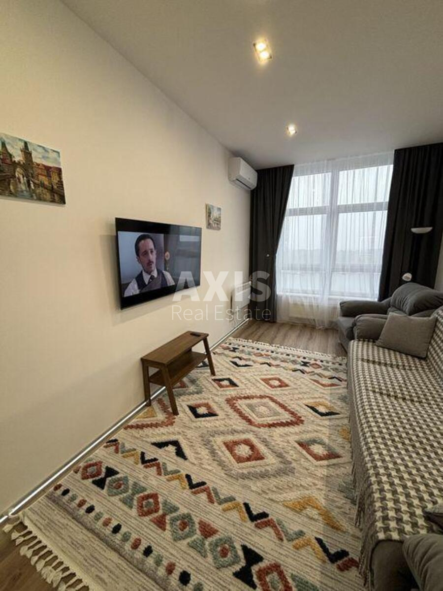 2k apartment vul. Mykil's'ko-Slobids'ka 112