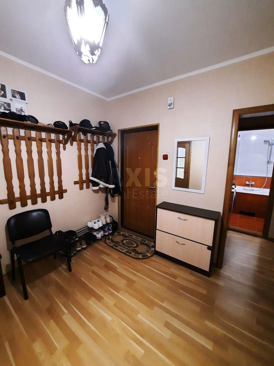 3k apartment vul. Bal'zaka Onore de 84А5