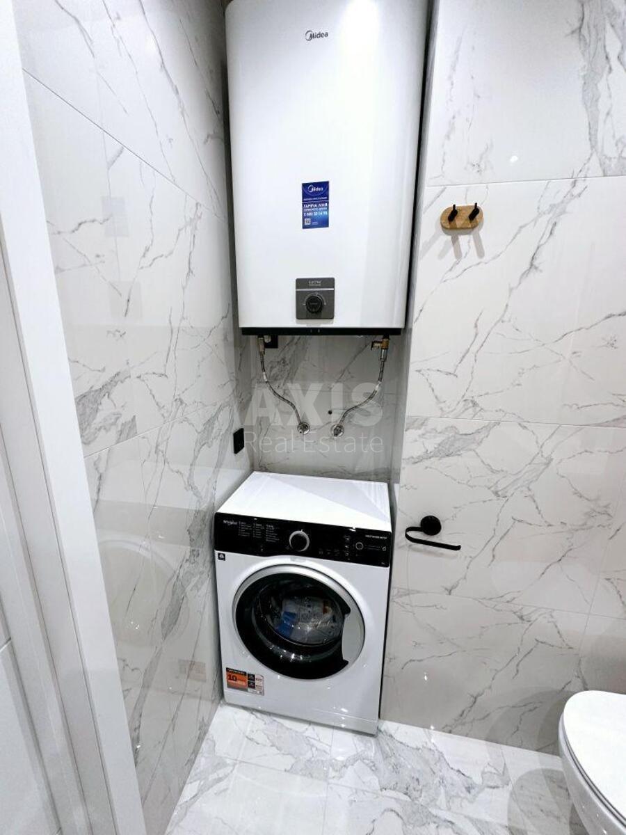 1k apartment vul. Rodyny Kristeriv 20640327