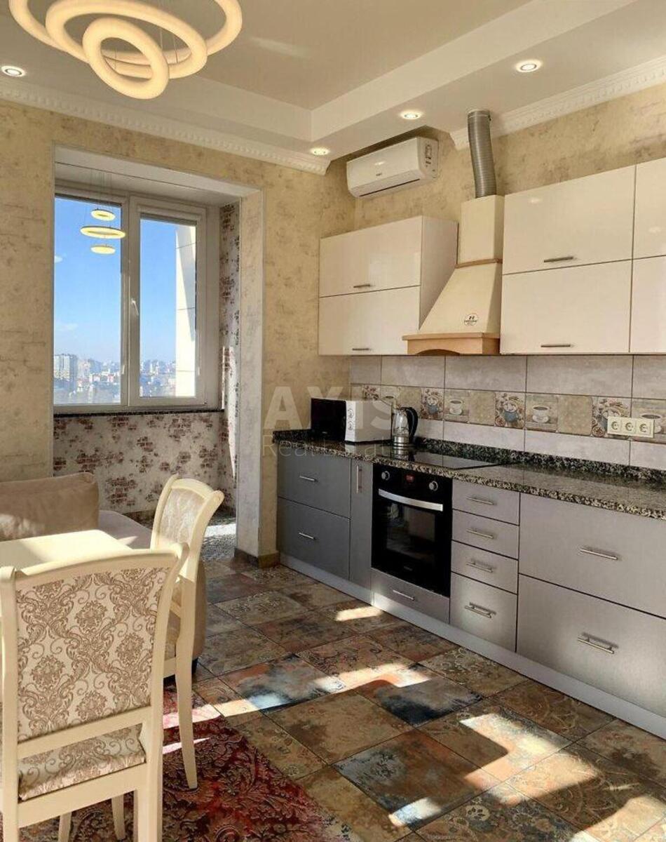 1k apartment vul. Jevgena Konoval'cja 34А