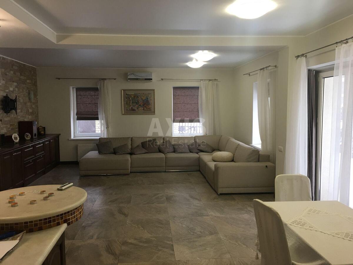 House vul. Krasnokuts'ka, 351m2, Kyiv city10