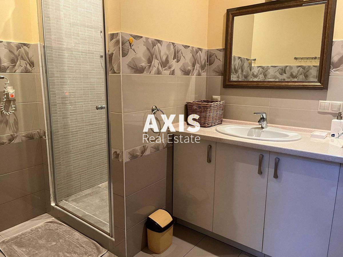 3k apartment vul. Mel'nykova 18Б8