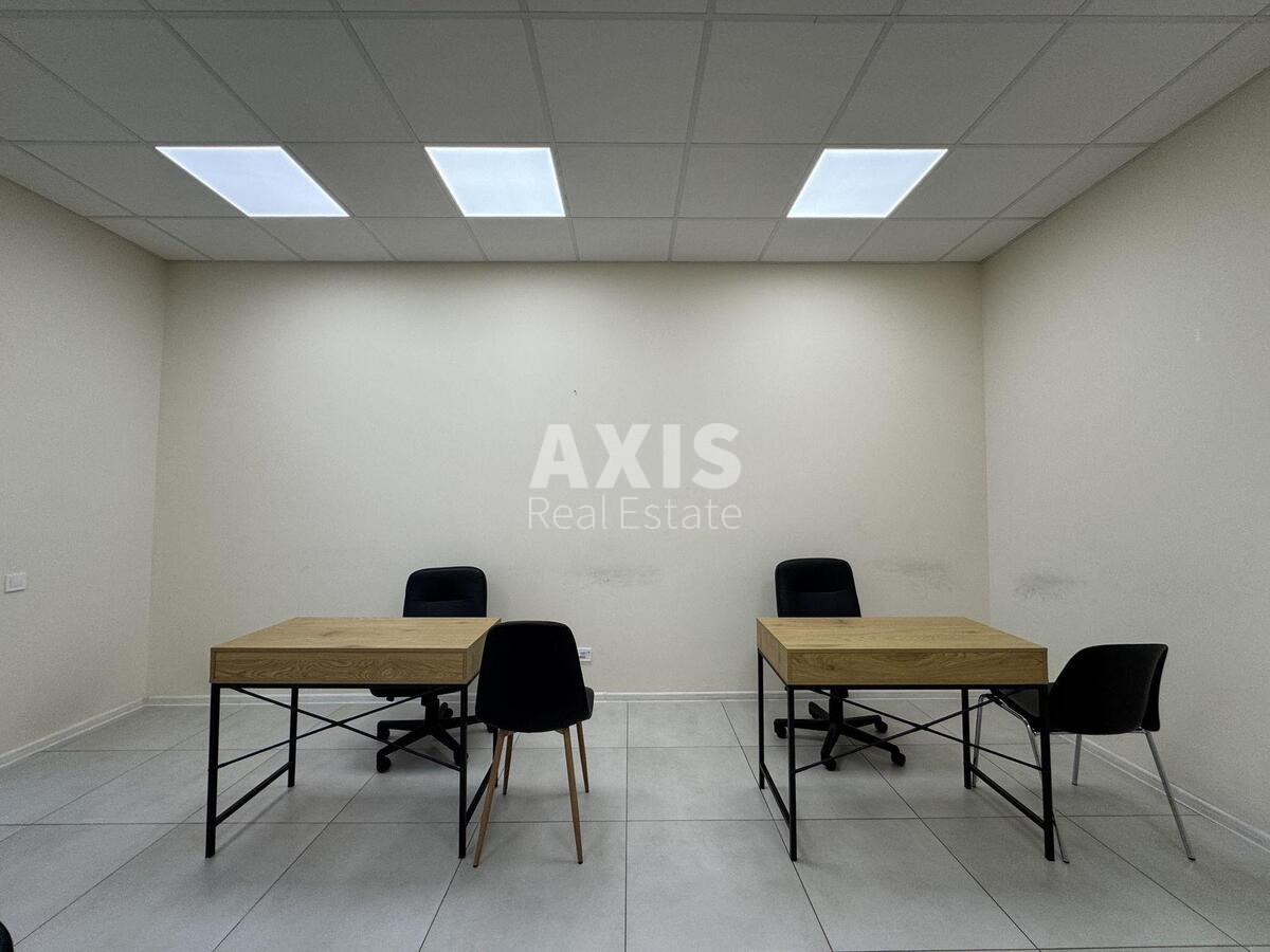 Office vul. Dragomyrova Myhajla 2А, 165m2549963