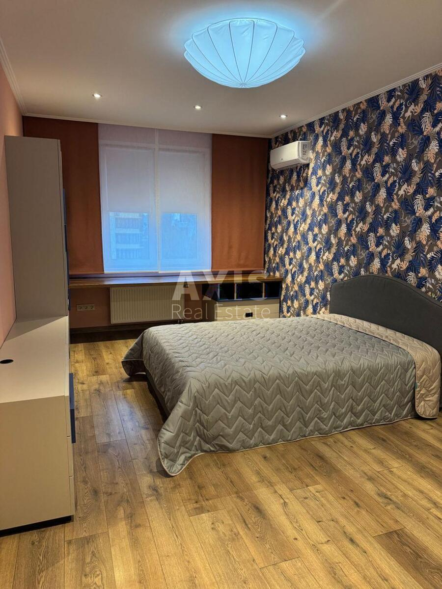 4k apartment vul. Poltavs'ka 10599774