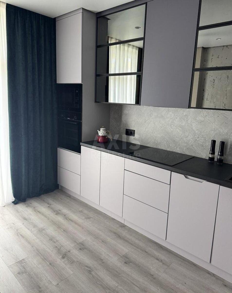 1k apartment vul. Kadets'kyj gaj 10