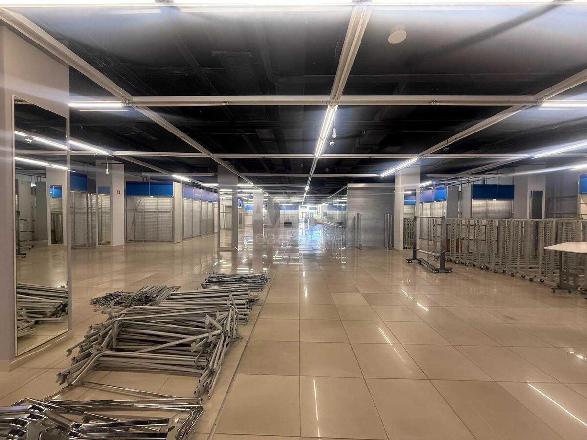 Trade object vul. Sverstjuka Jevgena 2Б, 1000m2624184