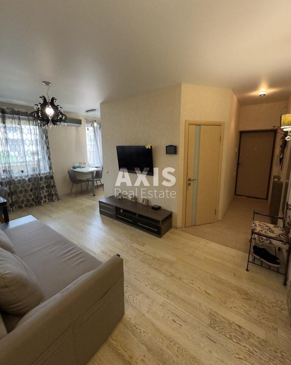 3k apartment vul. Jerevans'ka 296