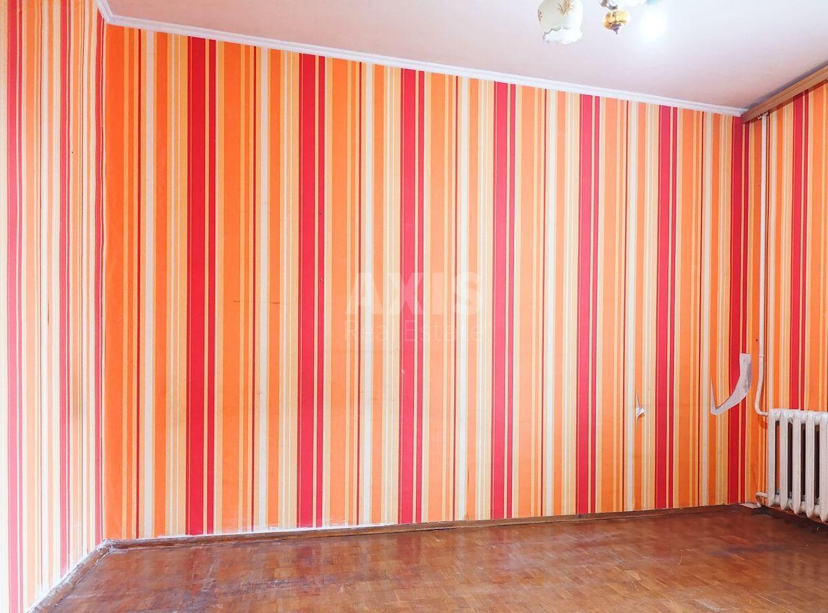 2k apartment vul. Berezhans'ka 102