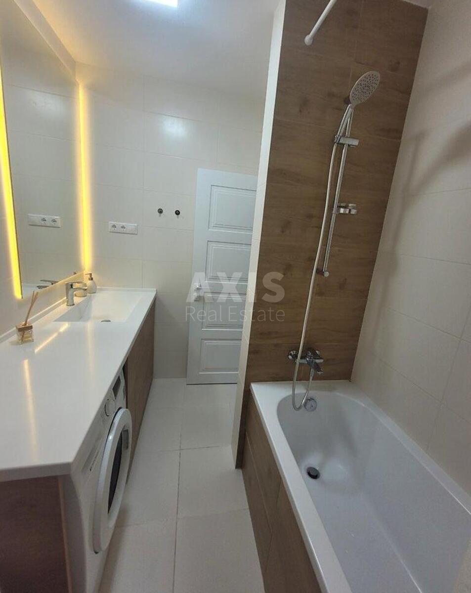 2k apartment vul. Kahovs'ka 62А7