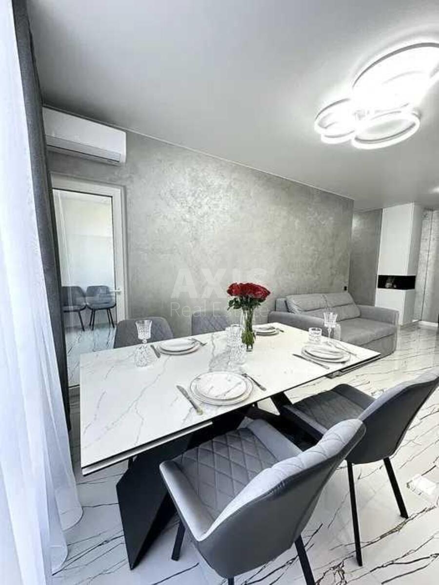 3k apartment vul. Rodyny Kristeriv 20