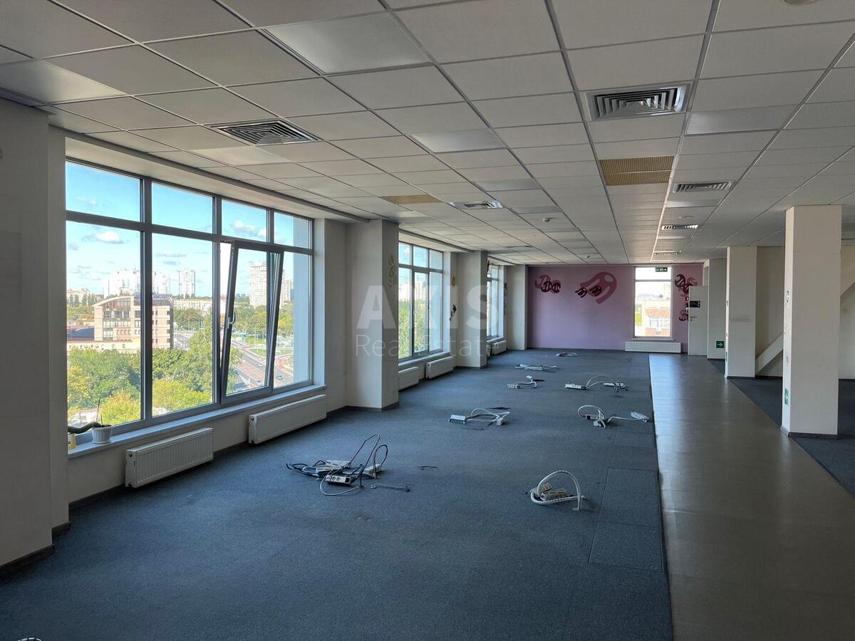 Office vul. Degtjarivs'ka 27Т, 700m210