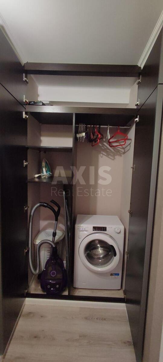1k apartment vul. Serafymovycha 5/18