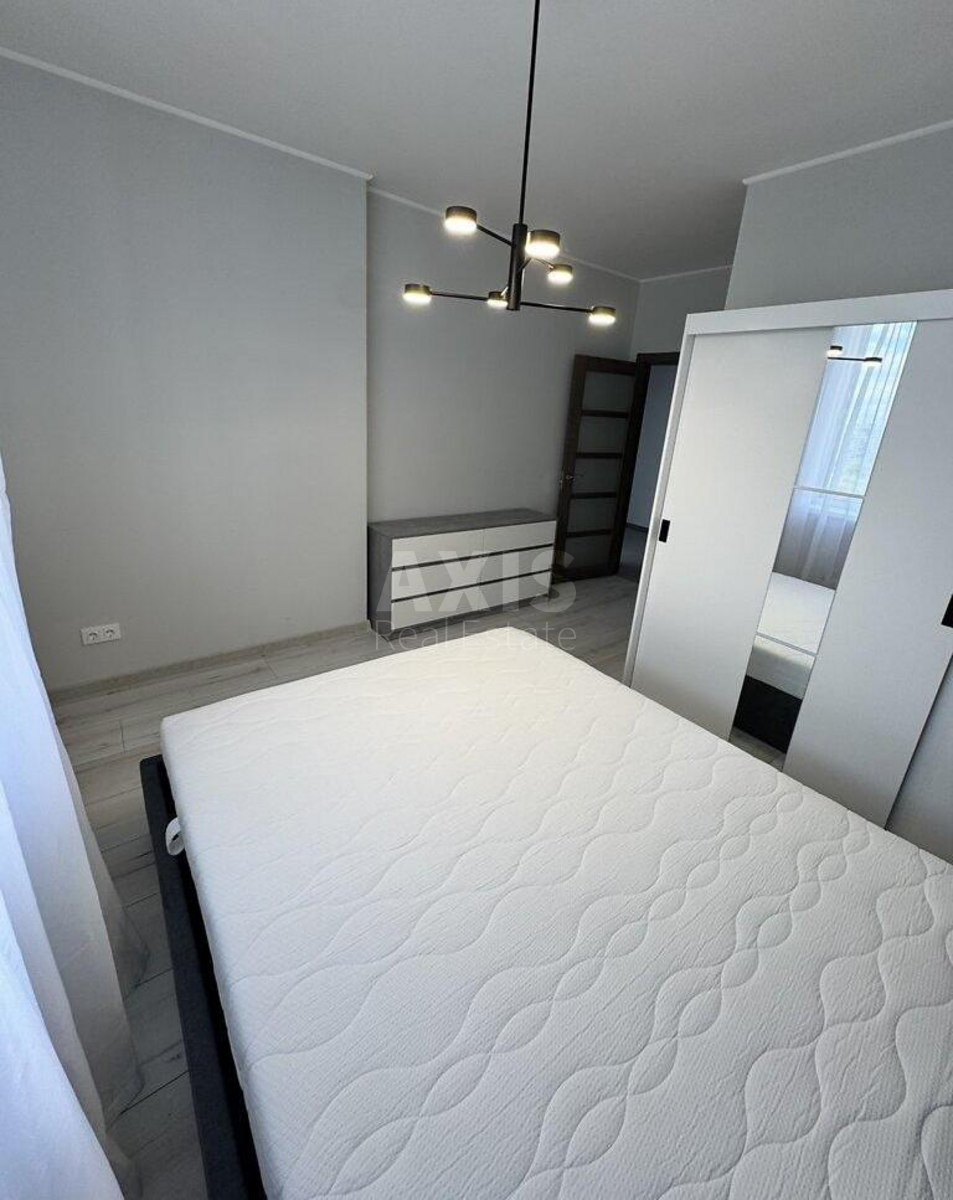 2k apartment vul. Voskresens'ka 2В2