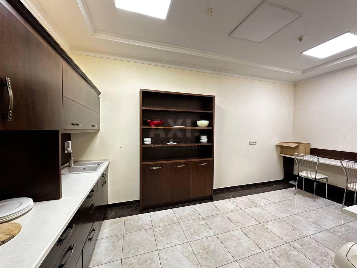 Office vul. Irynyns'ka 5/24, 682m26052917