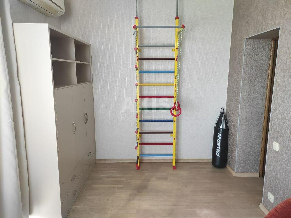 5k apartment vul. Kondratjuka Jurija 18Б4