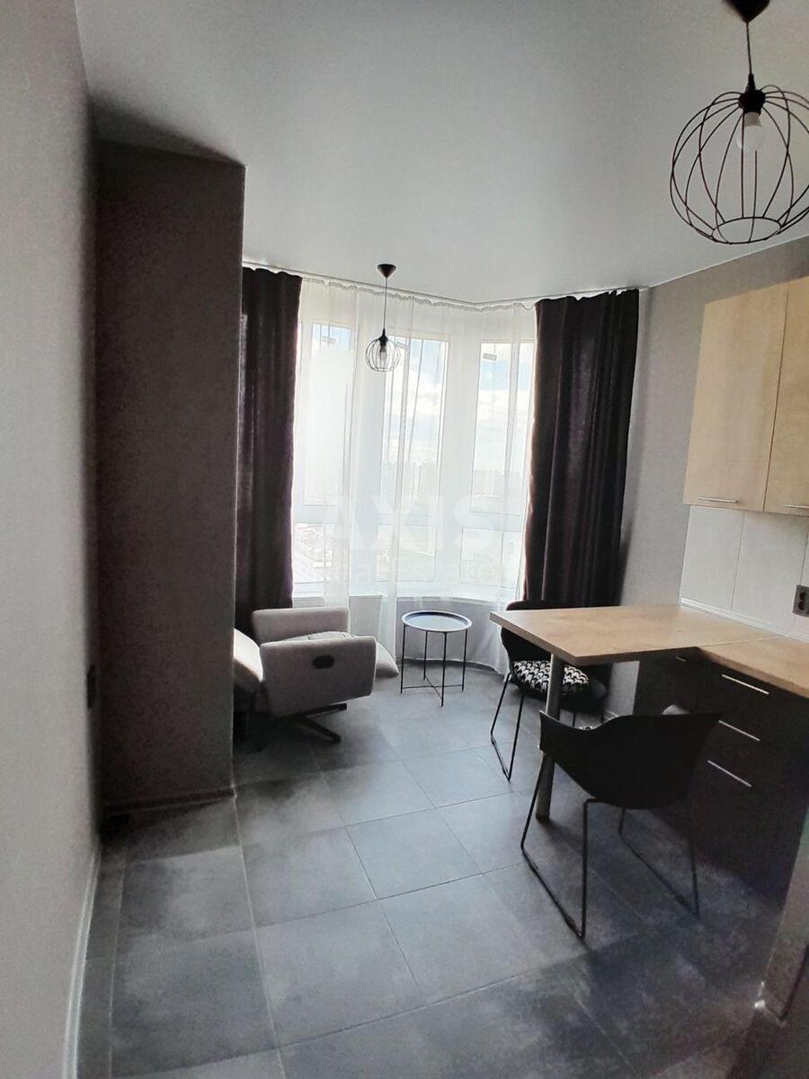 1k apartment nab. Dniprovs'ka 17В0