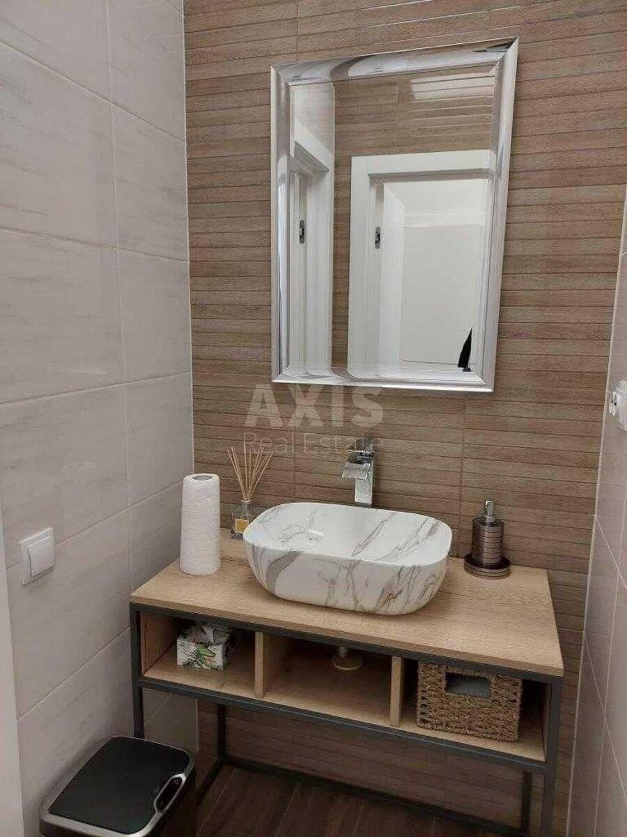Office vul. Kostjantynivs'ka 75, 55m29