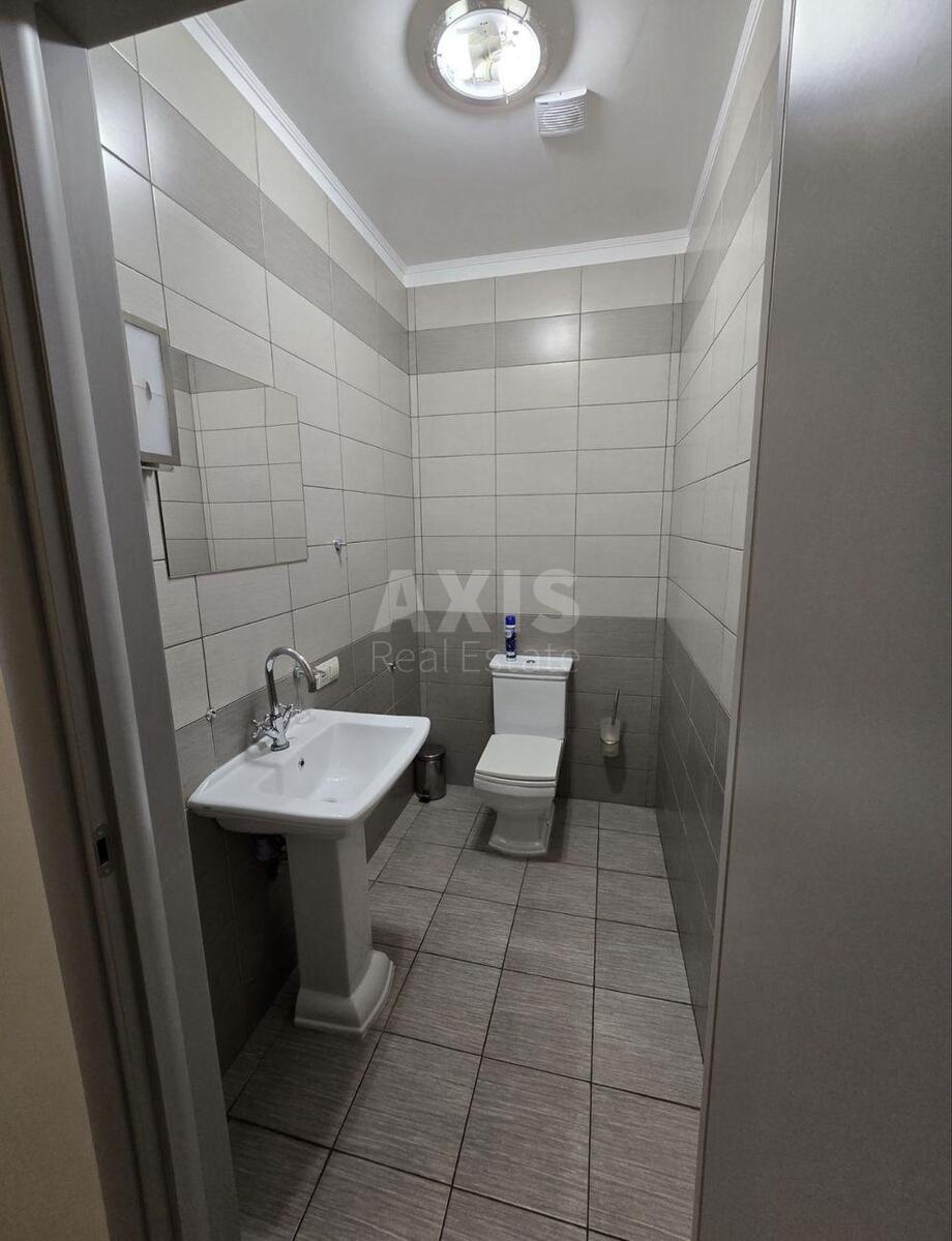 Office vul. Sichovyh Stril'civ 52А, 189m28