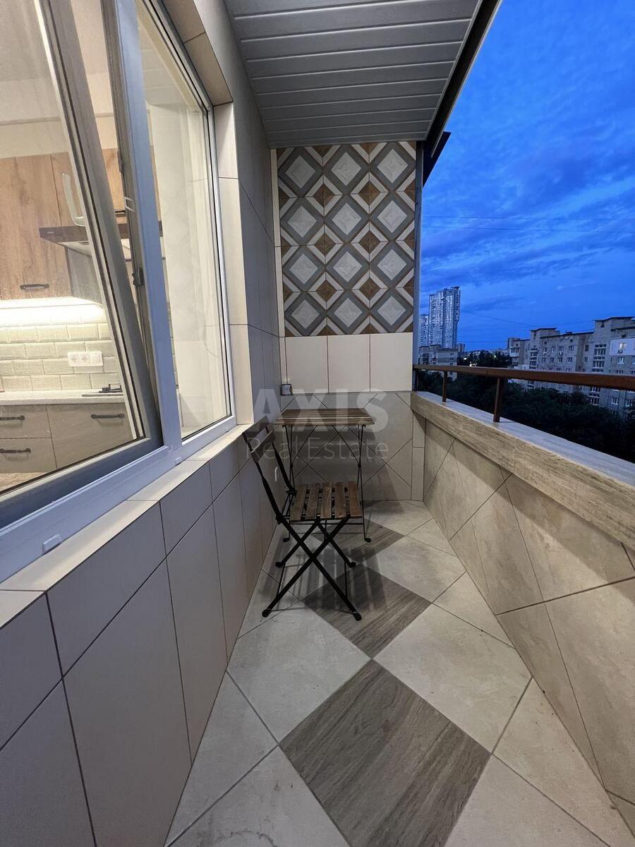 2k apartment vul. Entuziastiv 11/1569459