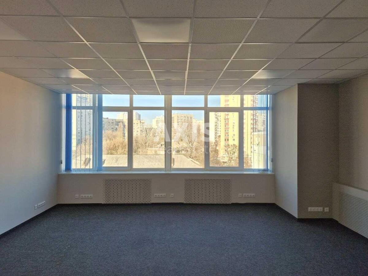 Office vul. Golosii'vs'ka 17, 40m20