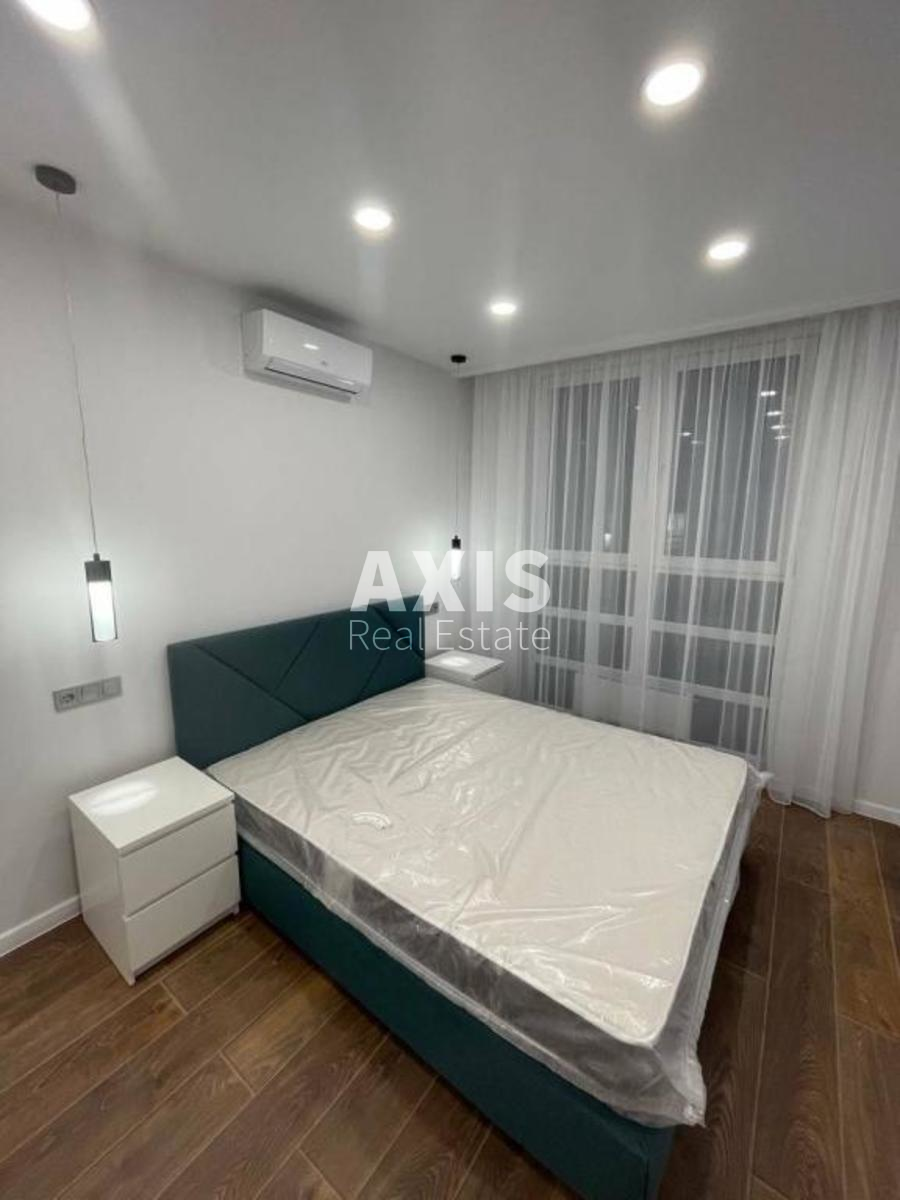 2k apartment vul. Gulaka Mykoly 48