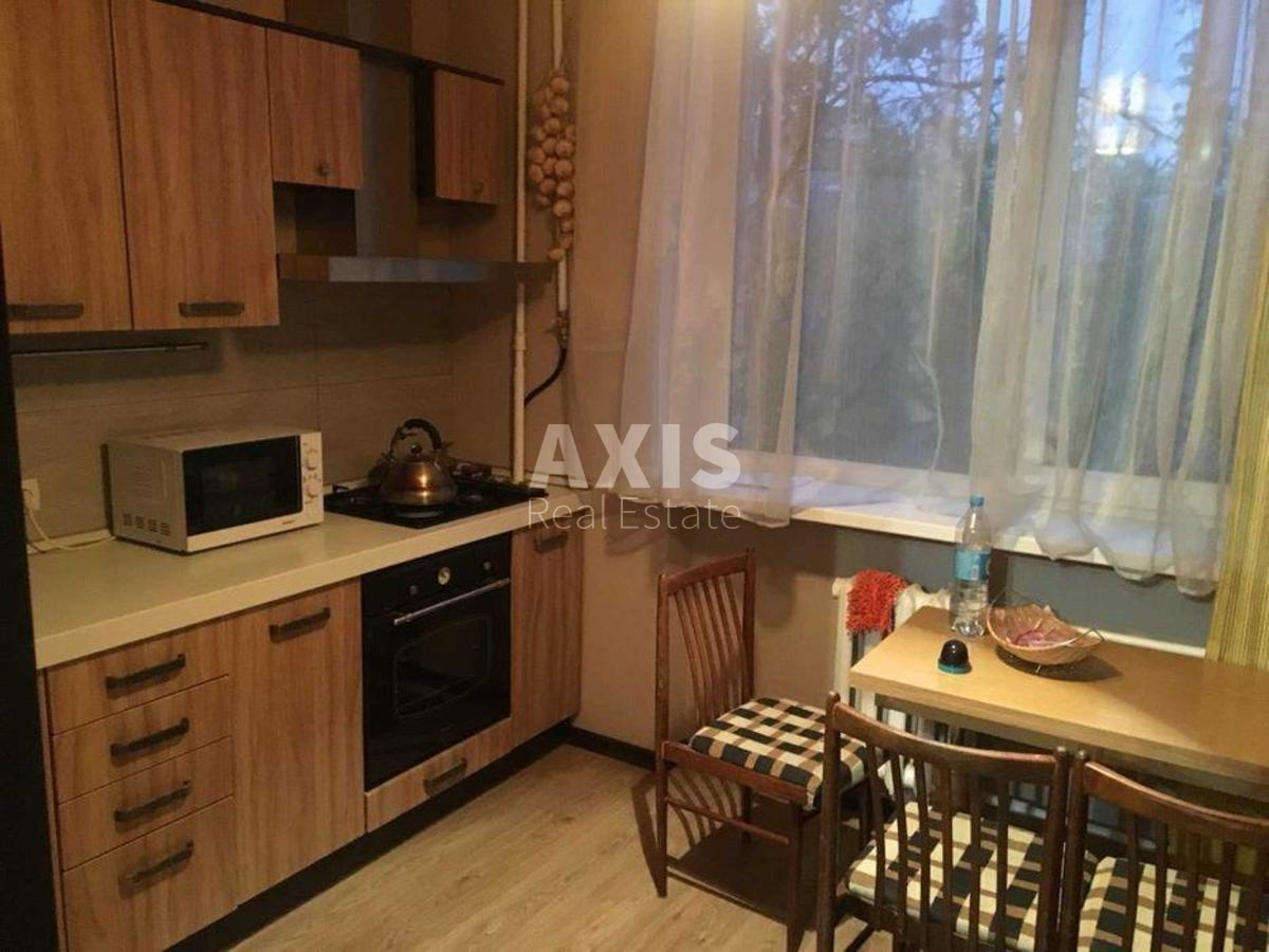 1k apartment vul. Zroshuval'na 3Б
