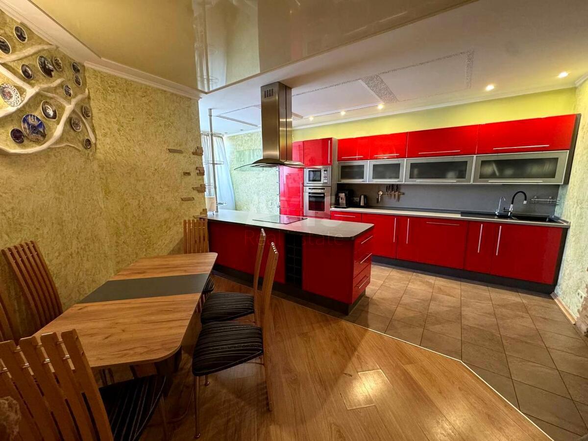 4k apartment vul. Knjazhyj Zaton 21