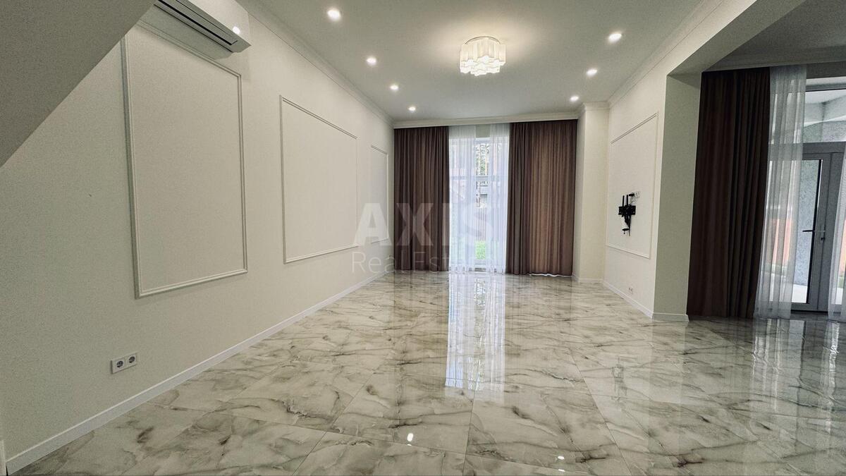 House vul. Bud'onnogo, 203m2, Kyiv city566845