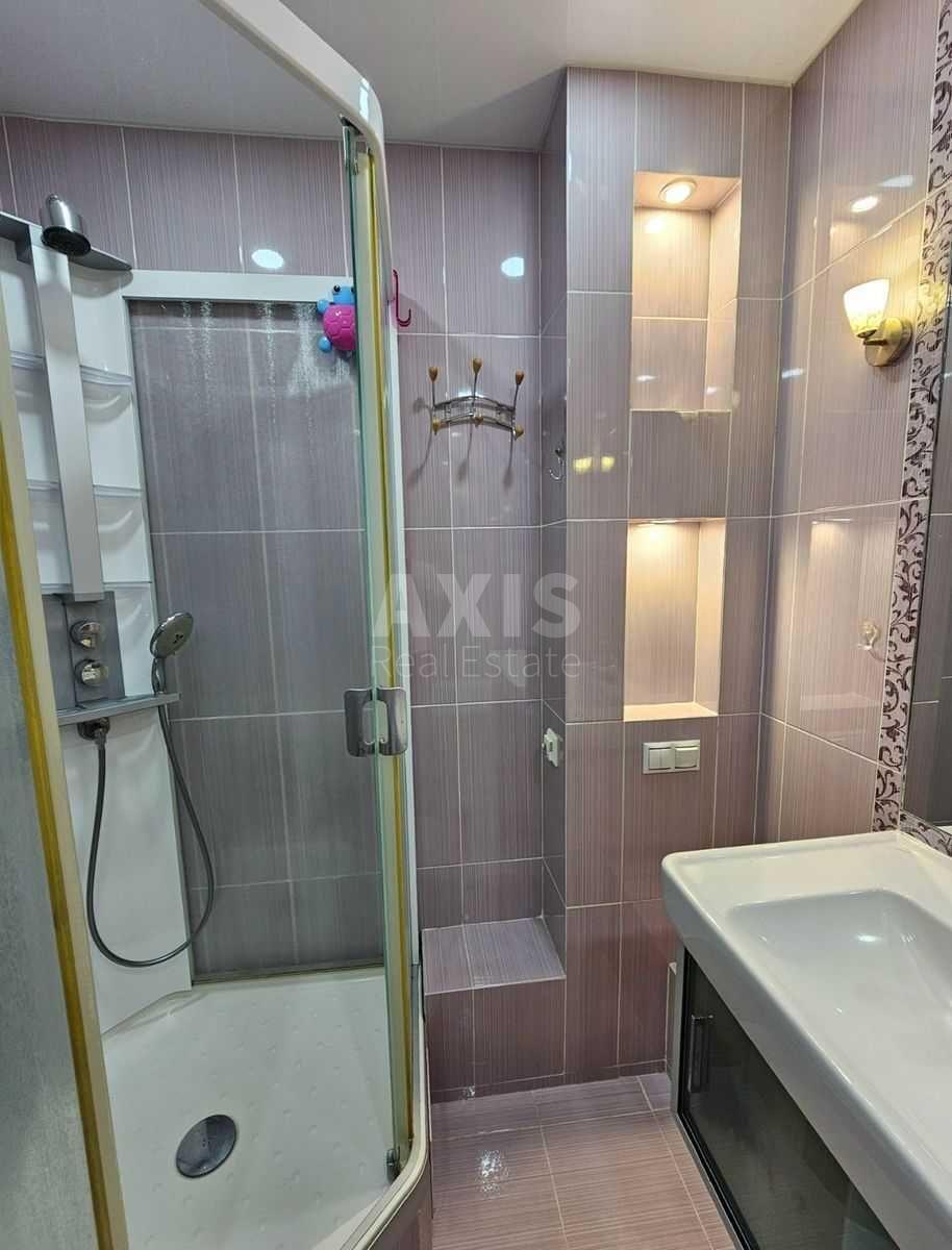 3k apartment vul. Puljuja Ivana 215