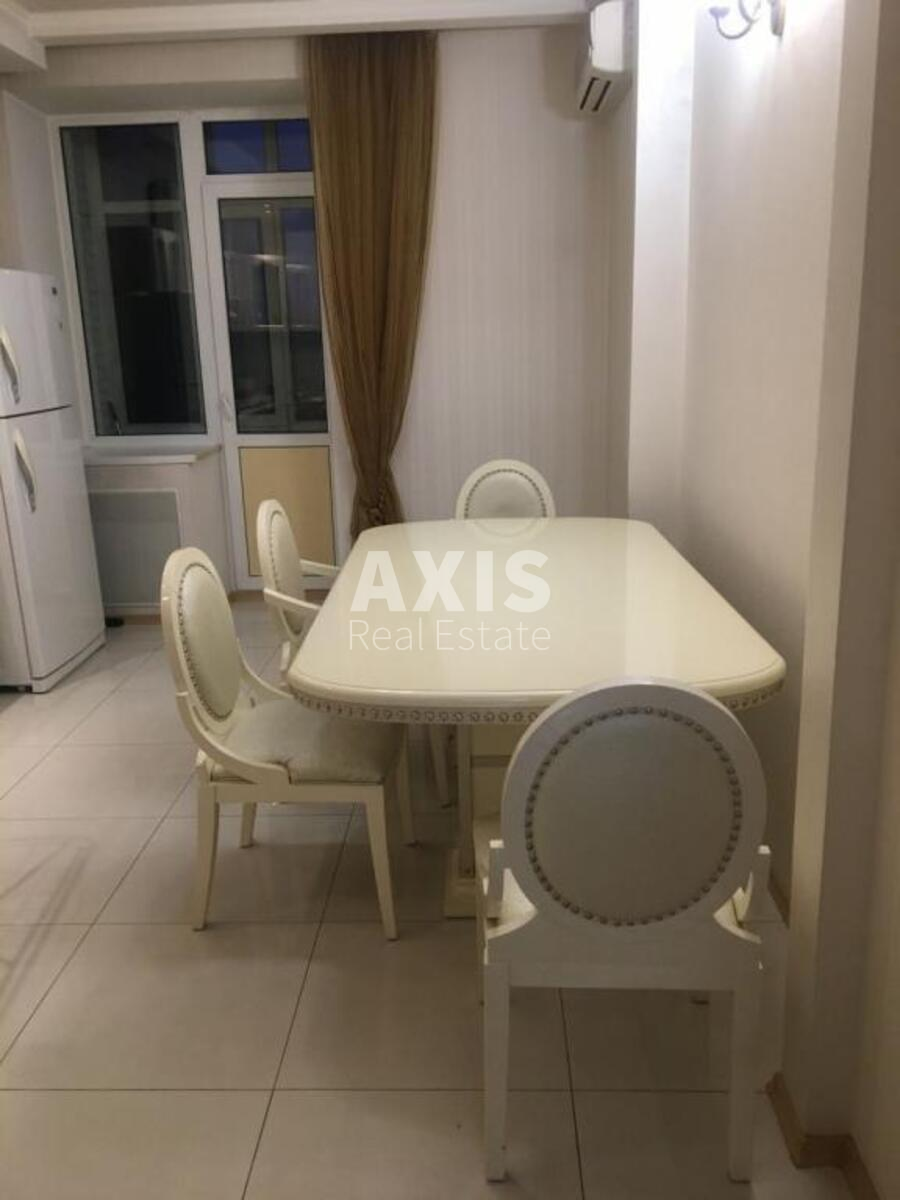 2k apartment vul. Barbjusa Anri 5в1