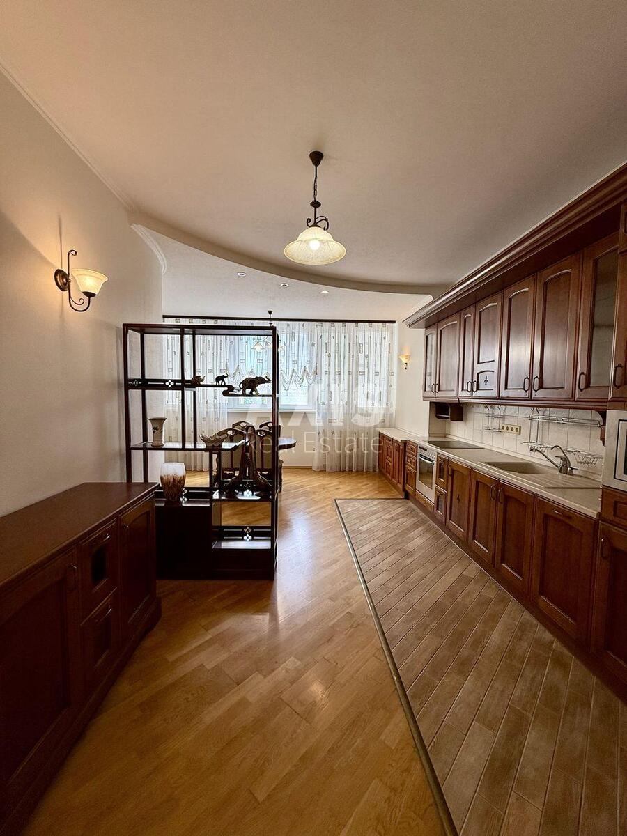 3k apartment vul. Tvers'ka 4572131