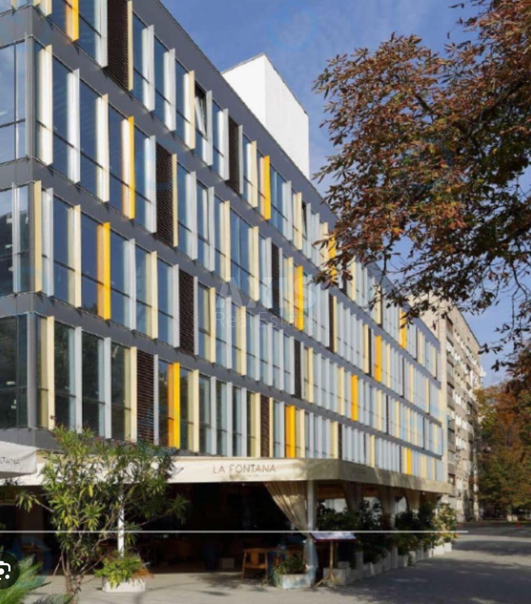 Office vul. Jevgena Konoval'cja 44А, 395m2