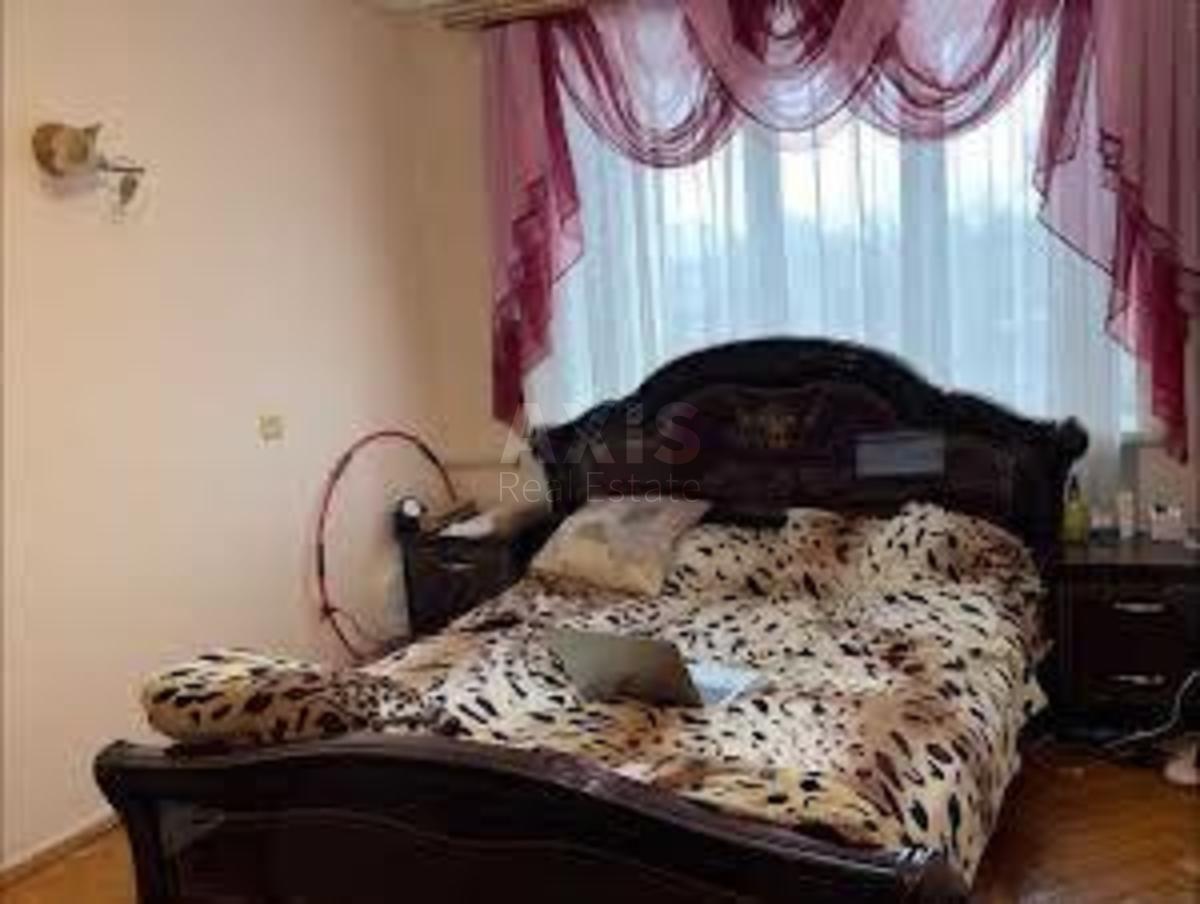 2k apartment vul. Kyrylivs'ka 1314