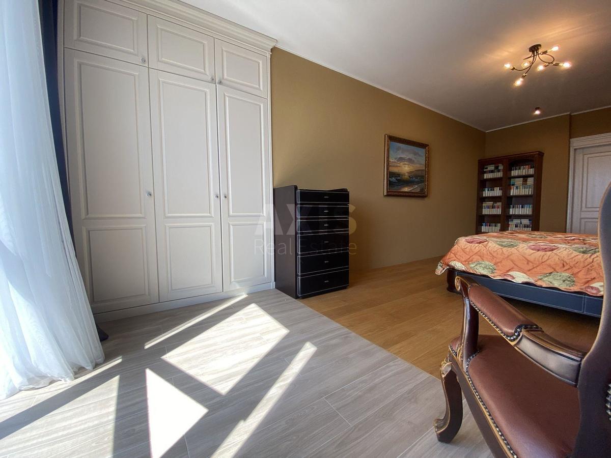 3k apartment vul. Dragomyrova Myhajla 4Б7