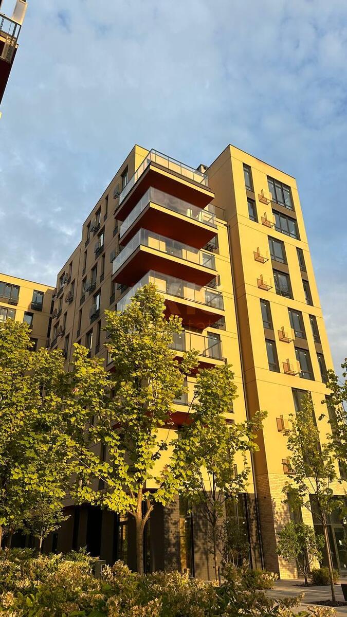 1к квартира вул. Салютна 2Б