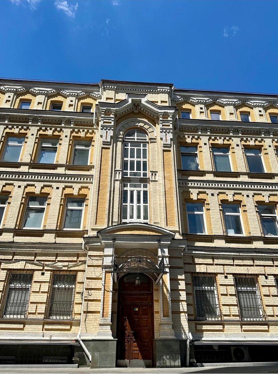 Объект сервиса ул. Глубочицкая 11, 4300м2