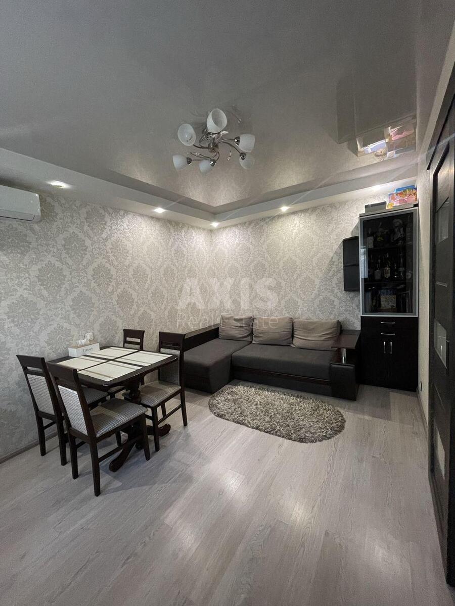 2k apartment vul. Mashynobudivna 240