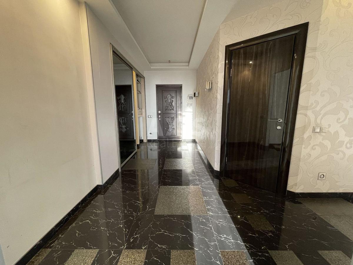 3k apartment pr-t Lobanovs'kogo 4Г1