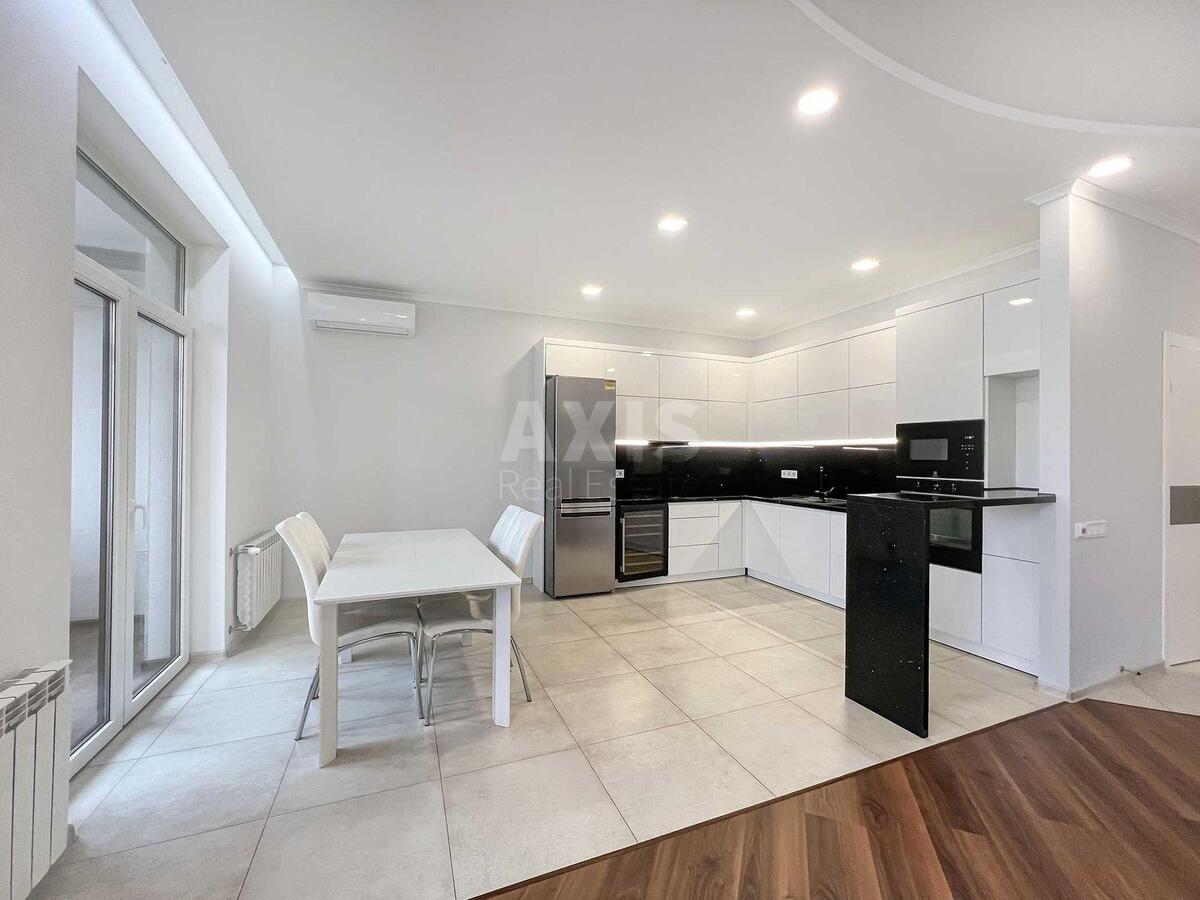 3k apartment vul. Gogolivs'ka 140