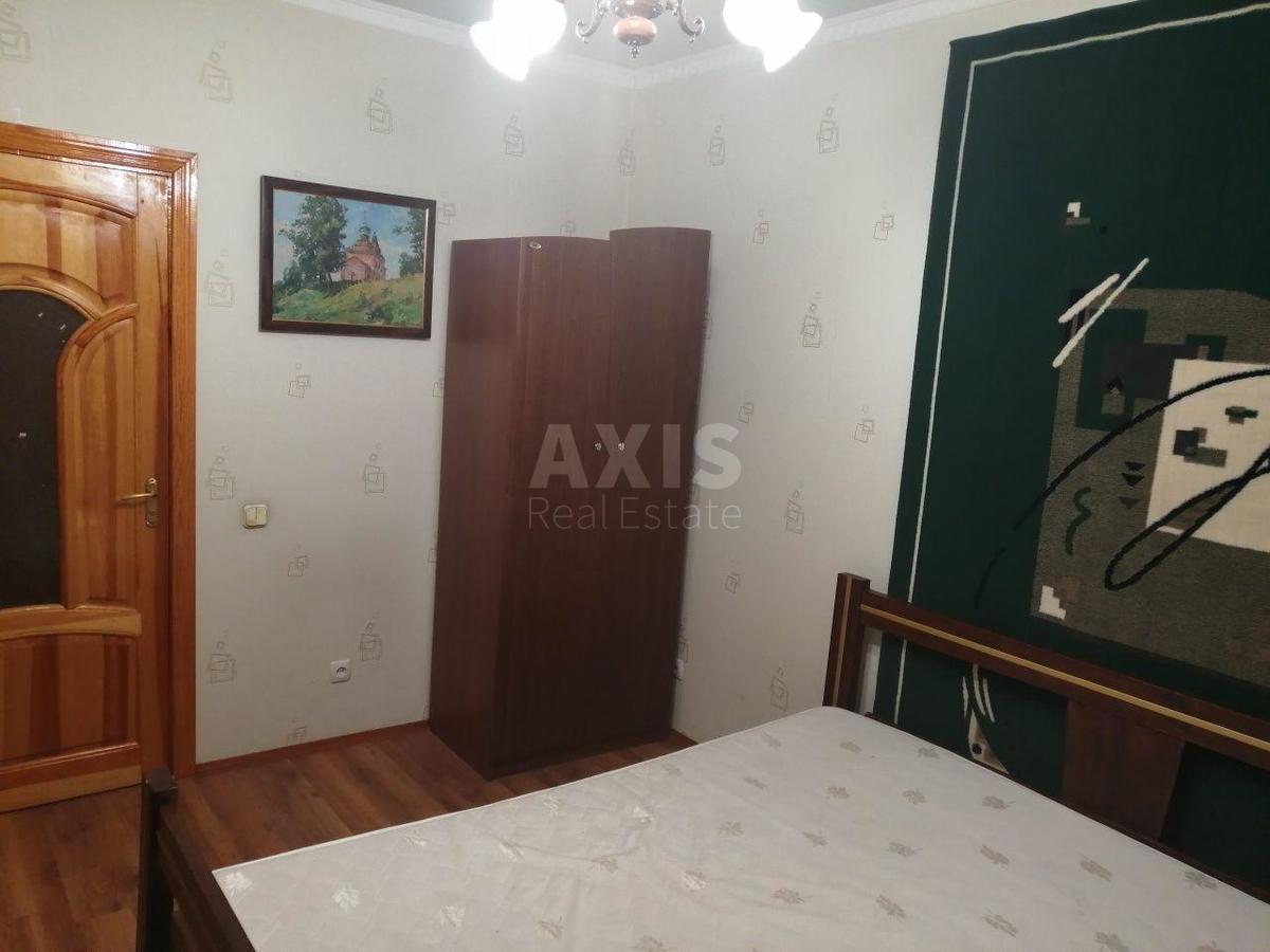 2k apartment vul. Ahmatovoi' Anny 14Б8