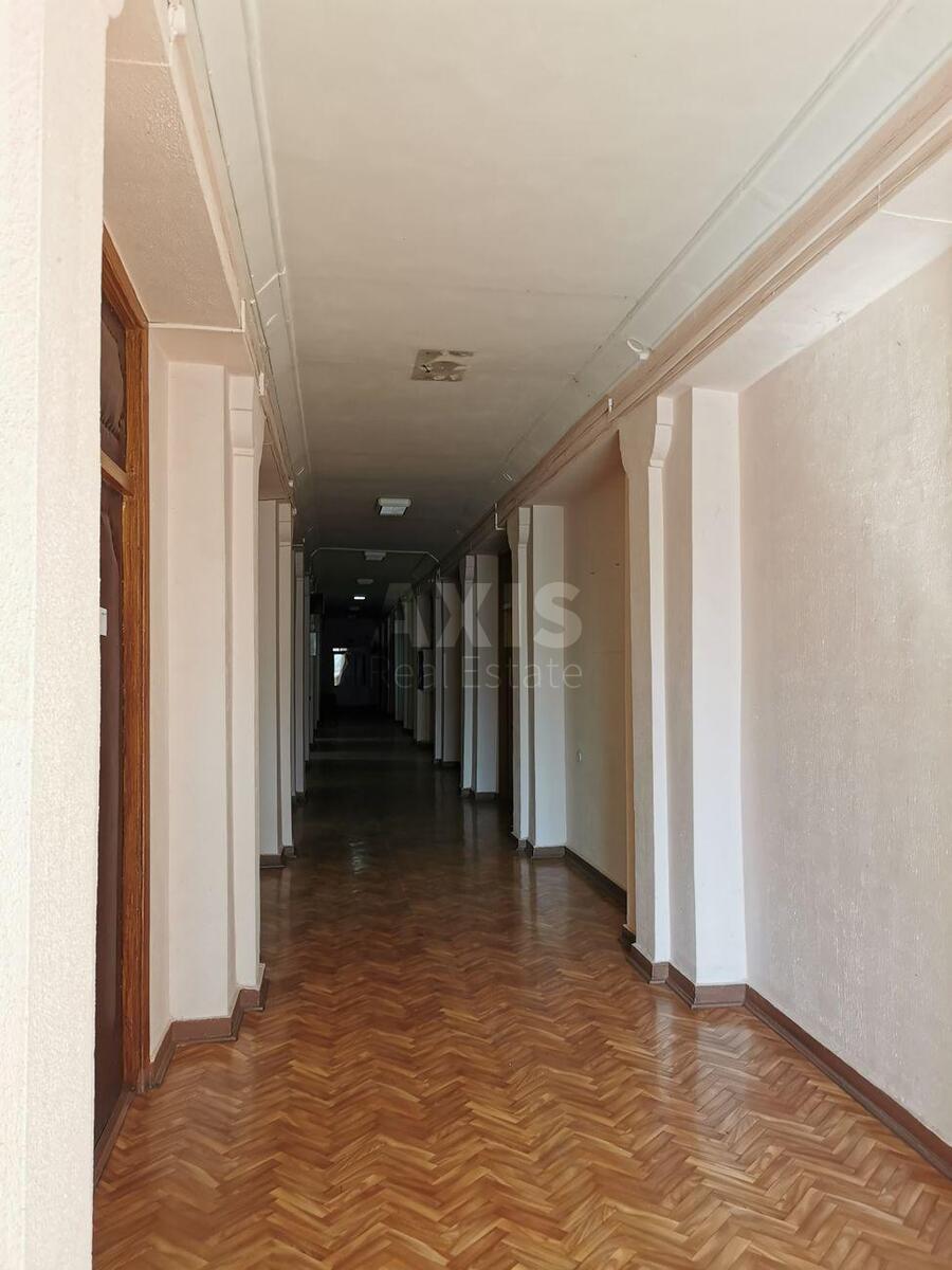 Офис ул. Довженко 1, 150м27