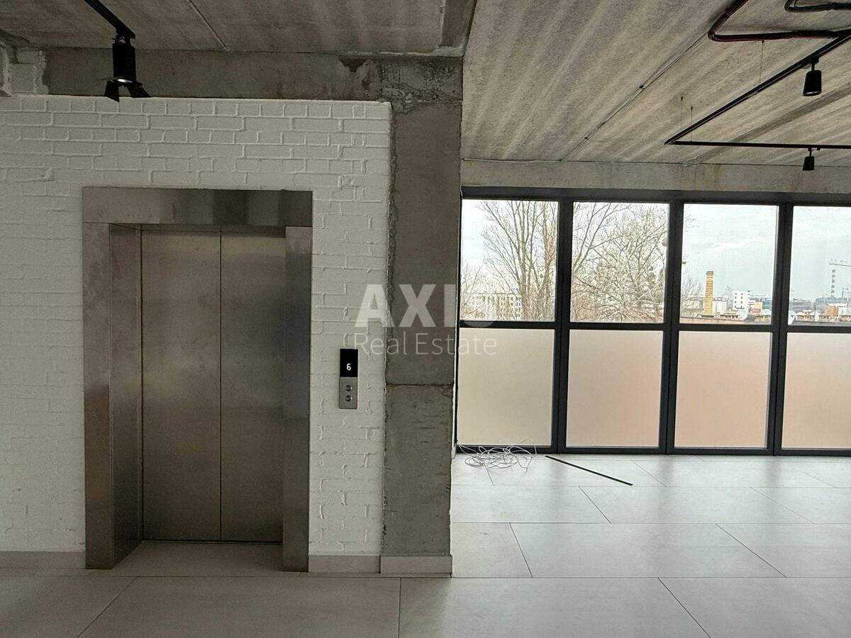 Office vul. Nyzhn'ojurkivs'ka 9, 400m28