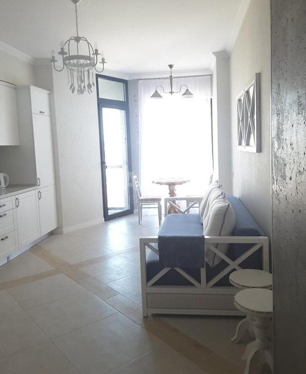 2k apartment vul. Volodymyrs'ka 86А0