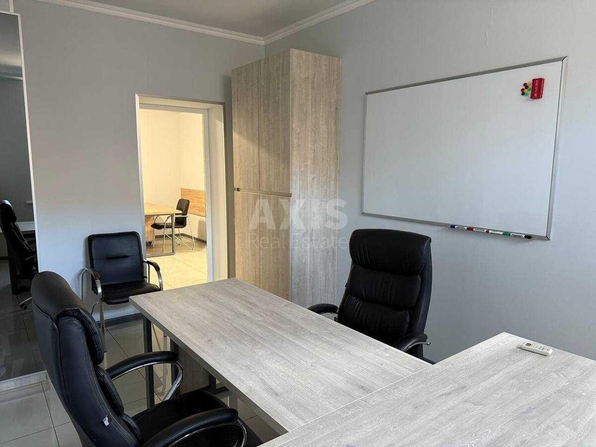 Офис бул. Леси Украинки 7А, 140м2588036