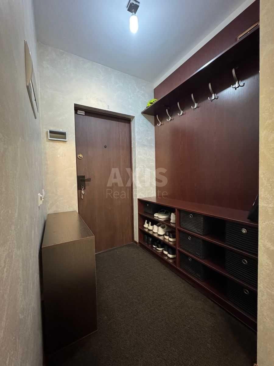3k apartment vul. Puljuja Ivana 213