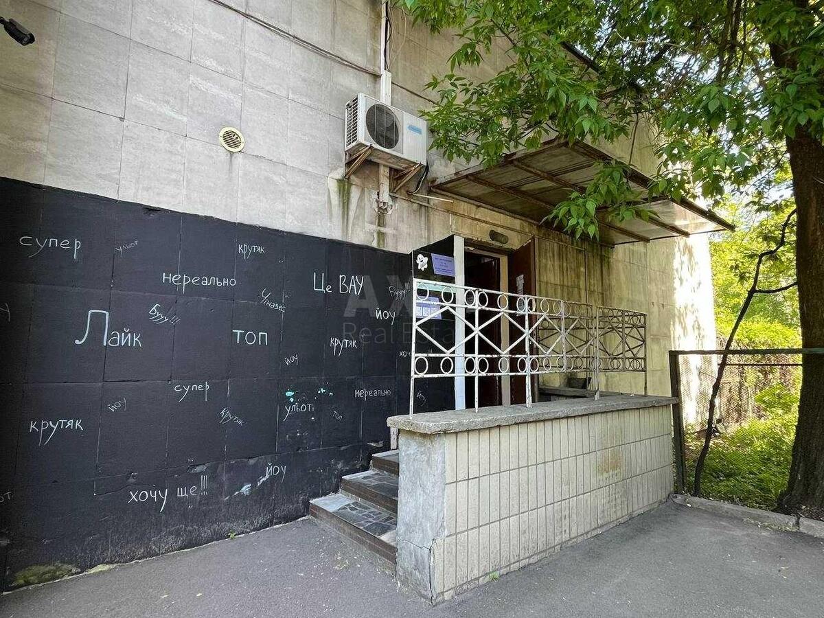 Office bul. Druzhby Narodiv 38, 79m2