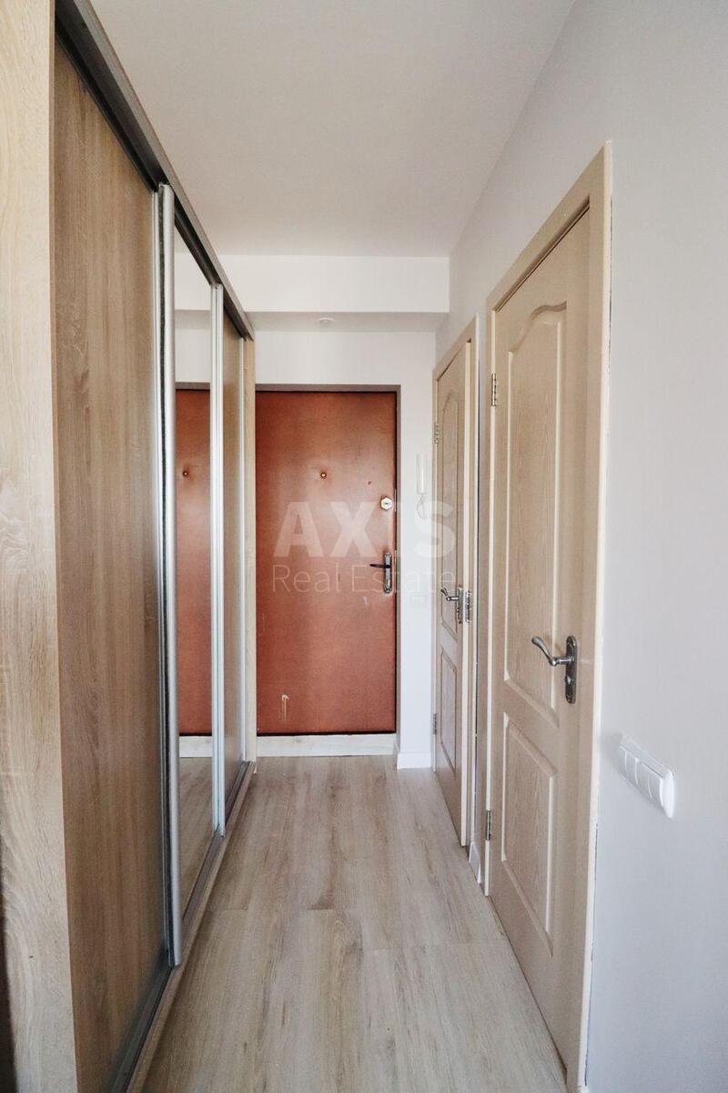 1k apartment vul. Malynovs'kogo Marshala 32Б5
