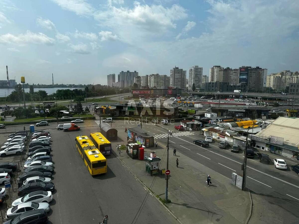 Объект торговли ул. Братства Тарасовцев 9Е, 1300м2636485