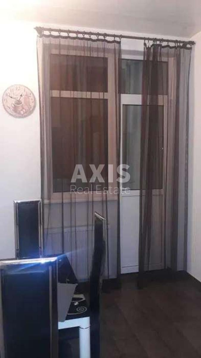 1k apartment vul. Zhyljans'ka 1187