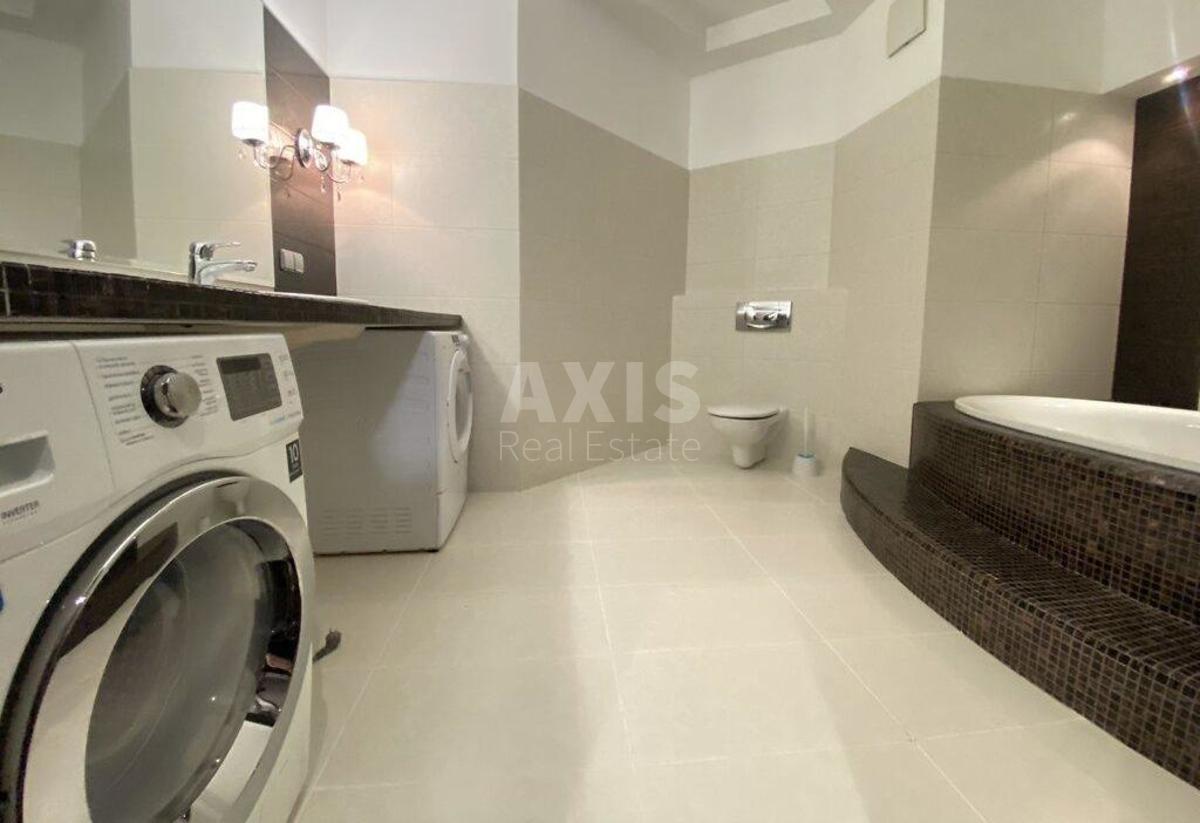4k apartment vul. Zhyljans'ka 594